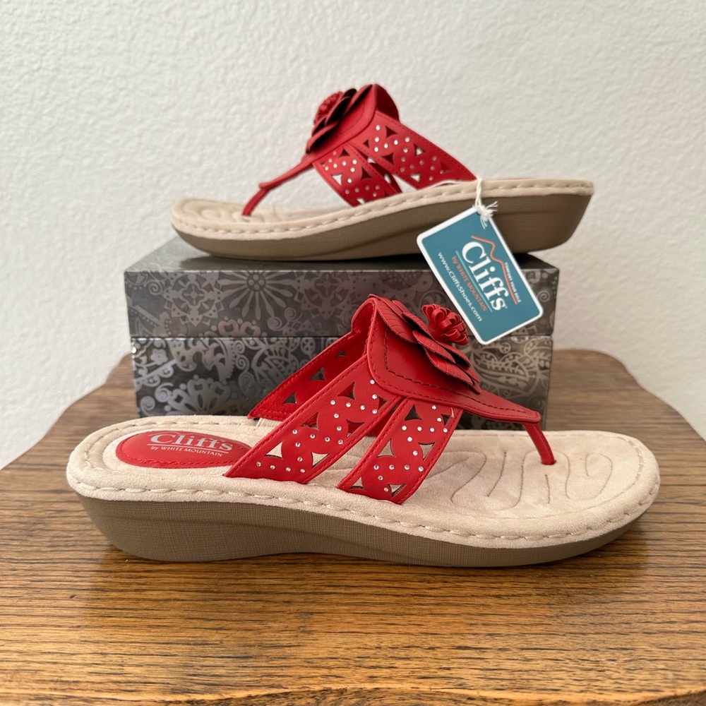 Cliffs by White Mountain Red Size 11